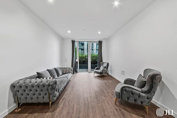 2 Bedroom Flat To Rent In Coster Avenue, London, N4