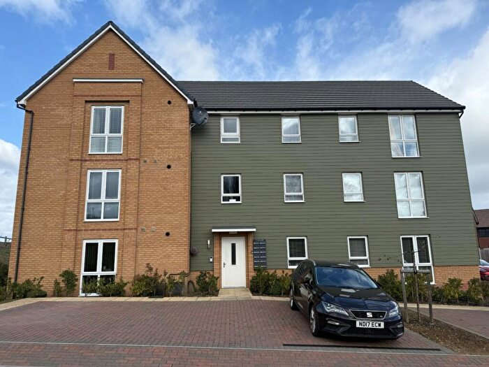 2 Bedroom Apartment For Sale In Carlin Close, Wellingborough, Northamptonshire, NN8