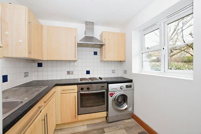 1 Bedroom Flat To Rent In Stubbs Drive London, SE16