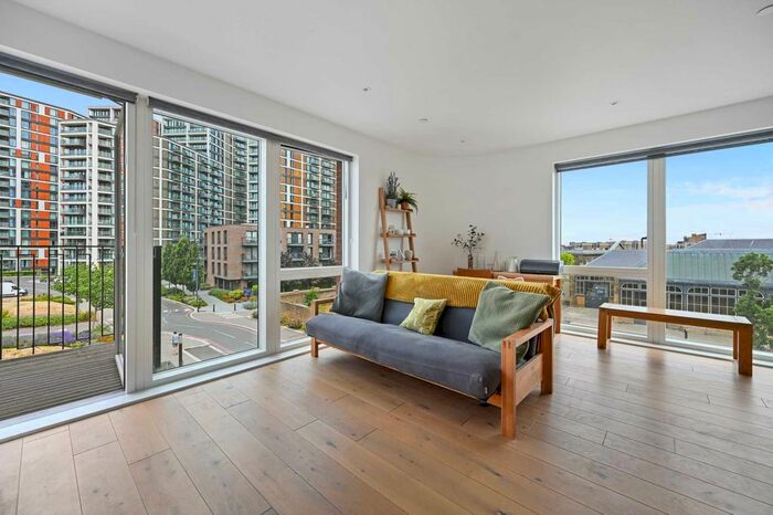 2 Bedroom Flat To Rent In New Warren Lane, London, SE18