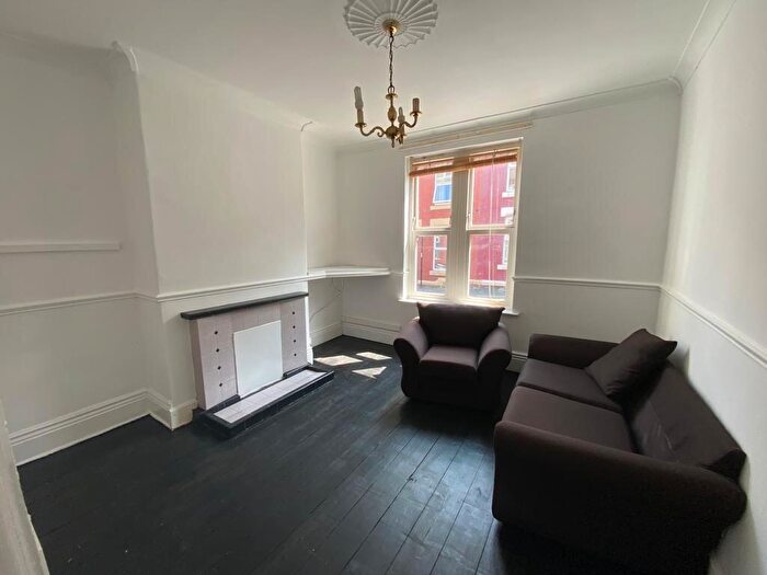 3 Bedroom Terraced House To Rent In Grosvenor Square, Sheffield, S2