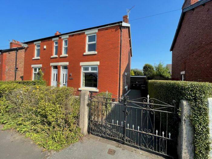 3 Bedroom House To Rent In Golden Hill Lane, Leyland, PR25