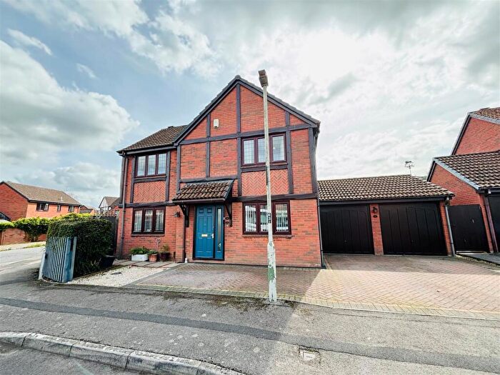 4 Bedroom Detached House For Sale In Martlet Close, Bowerhill, Melksham, SN12