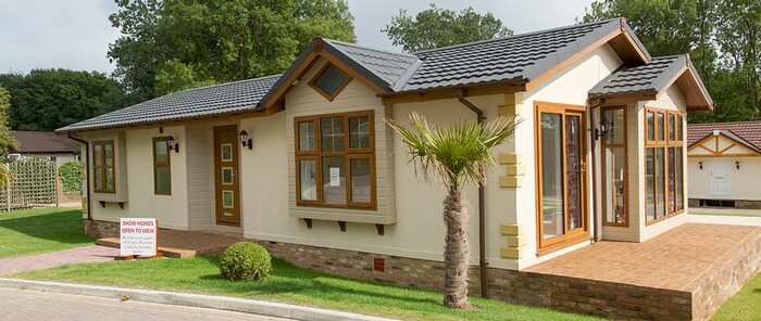 2 Bedroom Mobile/park Home For Sale In Marina Terrace, Peterborough, PE8
