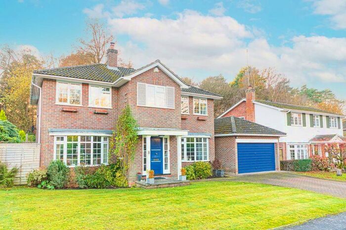 4 Bedroom Property To Rent In Priors Wood, Crowthorne RG45