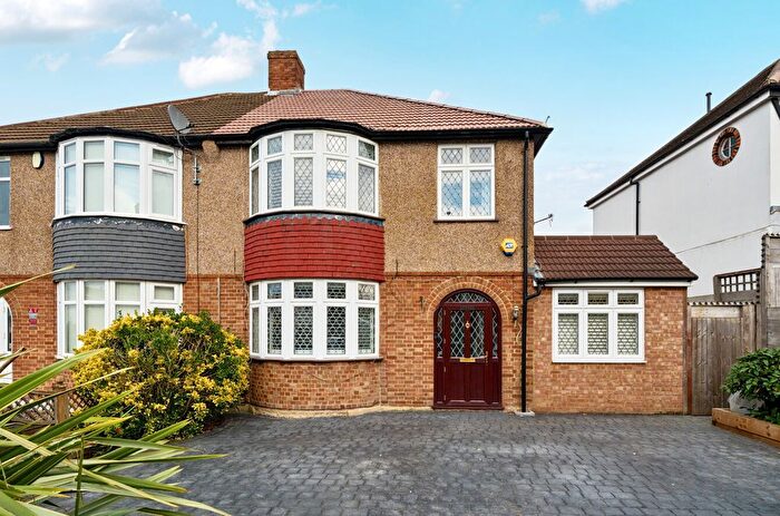 3 Bedroom Semi Detached House For Sale In Mottingham Road, Mottingham, London, SE9