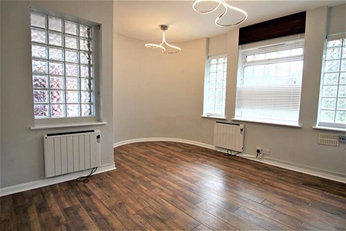 2 Bedroom Flat For Sale In Highfield Court, Highfield Road, Golders Green, NW11