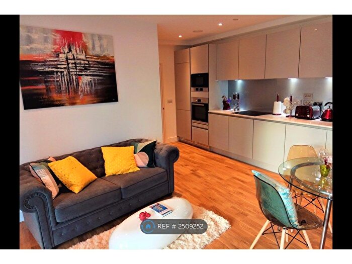 2 Bedroom Flat To Rent In Station Road, London, SE13