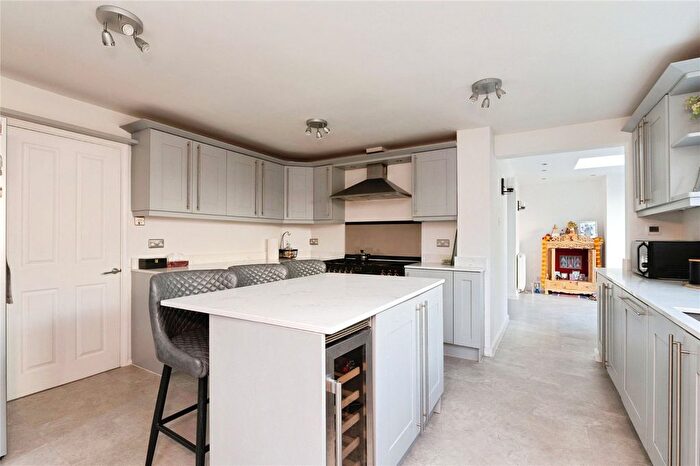 5 Bedroom Detached House For Sale In Farriers Drive, Billericay, Essex, CM12