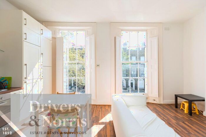 1 Bedroom Flat To Rent In Amwell Street, Farringdon, London, EC1R