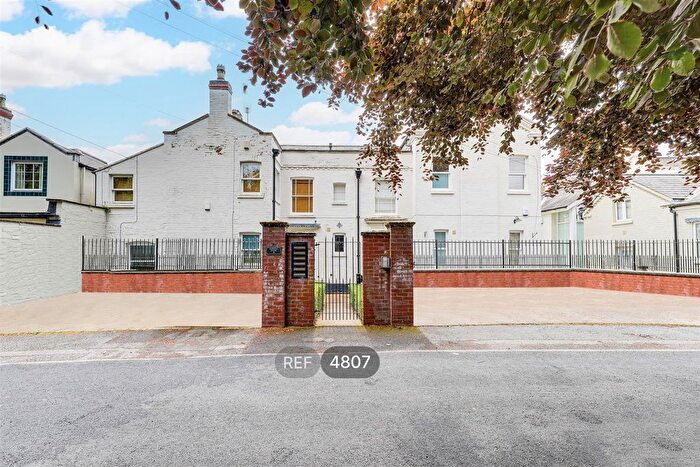 2 Bedroom Flat To Rent In Kapewell House, , Second Avenue, Nottingham, NG7