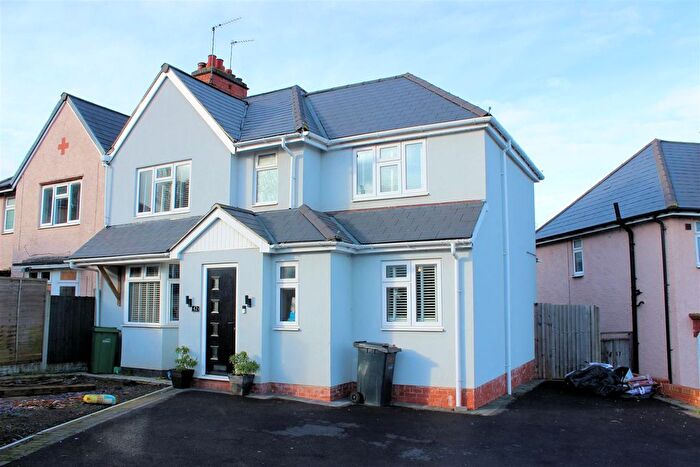 4 Bedroom Semi Detached House For Sale In Alexandra Road, Halesowen, B63