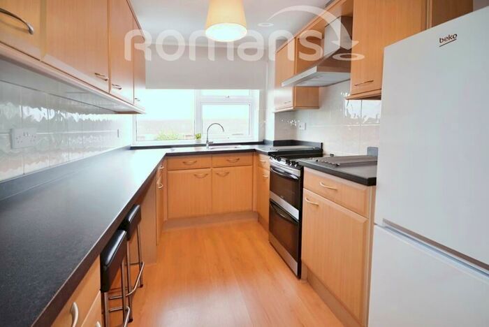 2 Bedroom Apartment To Rent In Sylvia Close, RG21