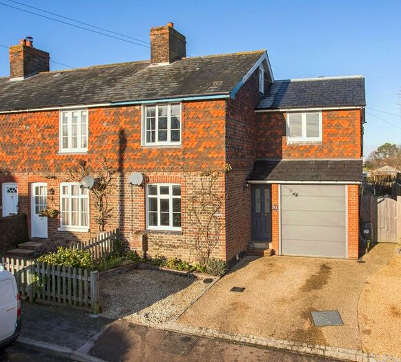 4 Bedroom End Of Terrace House For Sale In Northfields, Speldhurst, Tunbridge Wells, TN3