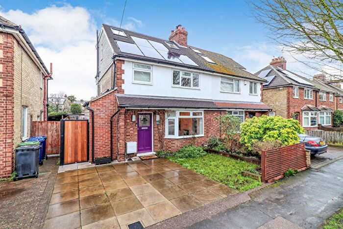 4 Bedroom Semi Detached House To Rent In Greville Road, Cambridge, CB1