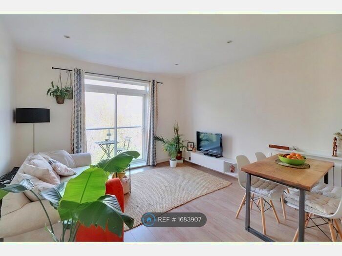 1 Bedroom Flat To Rent In Catalpa Court, London, SE13