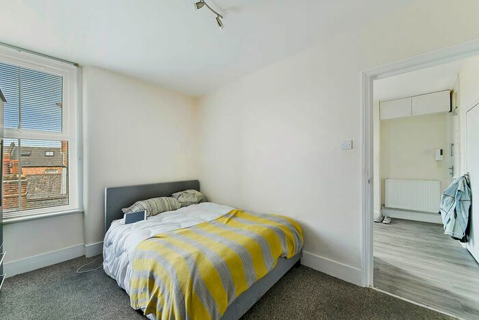 1 Bedroom Flat To Rent In Temple Street, London, E2