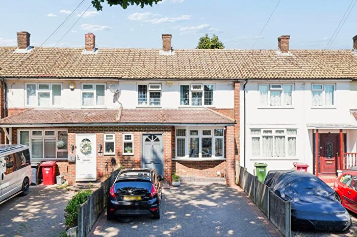 2 Bedroom Terraced House For Sale In Aylesworth Avenue, Slough, SL2