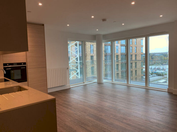 2 Bedroom Flat To Rent In Kidbrook Village, SE3