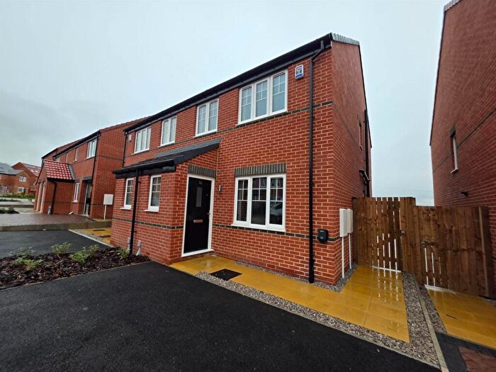 3 Bedroom House To Rent In Greenlock Place, Leeds, LS9