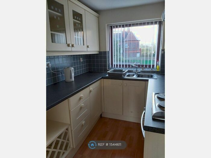 2 Bedroom Flat To Rent In Ashburton Court, Prenton, CH43