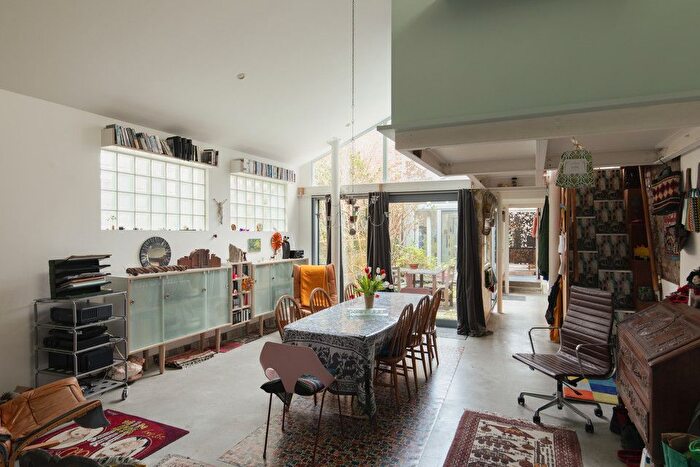 3 Bedroom Terraced House For Sale In Bellenden Road, Peckham Rye, SE15