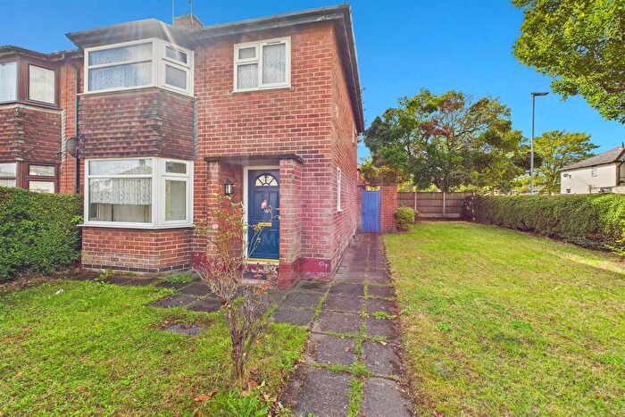 3 Bedroom Semi-Detached House For Sale In Boulting Avenue, Warrington, WA5