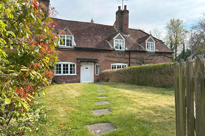 2 Bedroom Cottage For Sale In The Green, Bisham, SL7