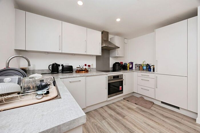 1 Bedroom Flat For Sale In Newtown Apartments, Newtown Road, Ashford, TN24