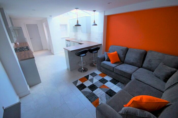 5 Bedroom Terraced House To Rent In St. Margaret Road, Coventry CV1