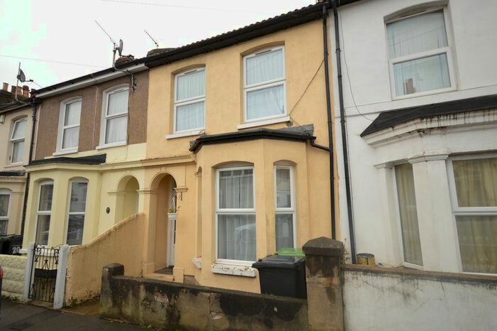 3 Bedroom Terraced House To Rent In St. Johns Road, Gravesend, Kent DA12