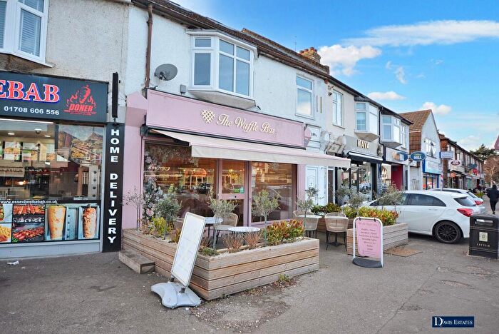 2 Bedroom Maisonette For Sale In Ardleigh Green Road, Ardleigh Green, Hornchurch, RM11