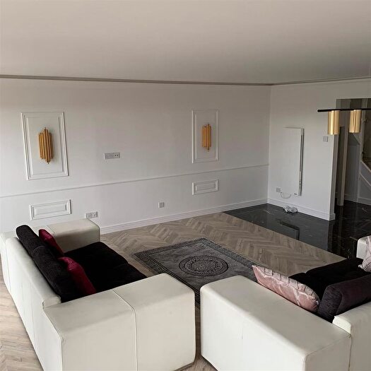 3 Bedroom Flat For Sale In The Mailbox, Wharfside Street, B1