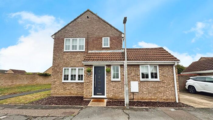 3 Bedroom Detached House For Sale In Lupin Way, Clacton-On-Sea, CO16
