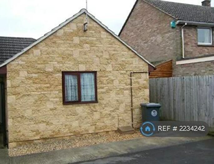 1 Bedroom Bungalow To Rent In Hill View, Carterton, OX18