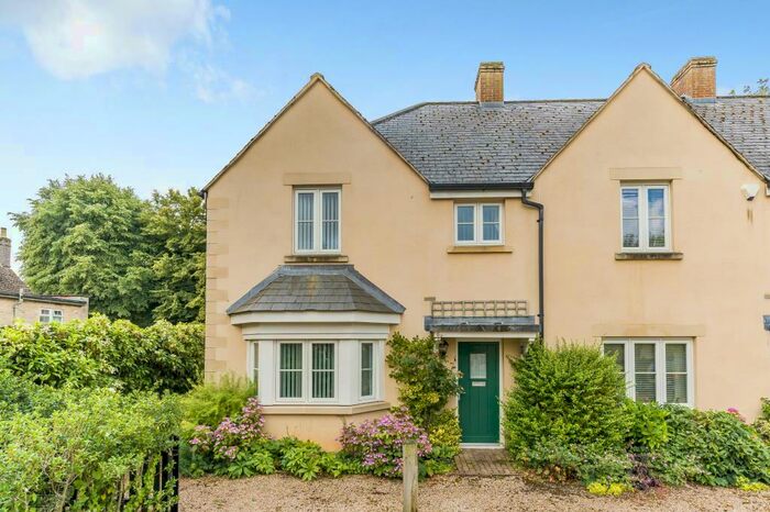 2 Bedroom End Of Terrace House To Rent In Church Green, Witney, OX28