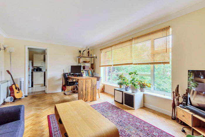 2 Bedroom Apartment To Rent In Lubbock Road, Chislehurst, BR7