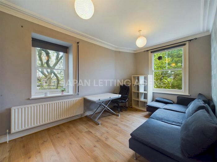 2 Bedroom Flat To Rent In Nevern Square, London, SW5