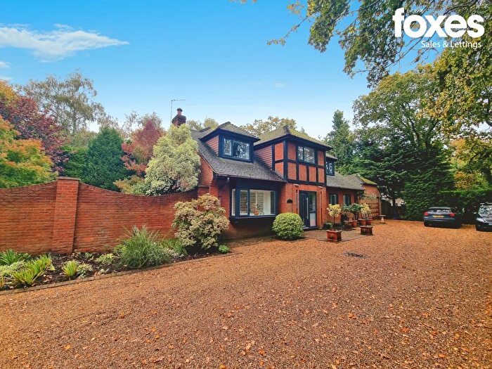 4 Bedroom Detached House To Rent In Wimborne Road West, Wimborne, Dorset, BH21