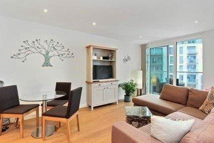 2 Bedroom Flat To Rent In Waterhouse Apartments, Saffron Central Square, Croydon, CR0