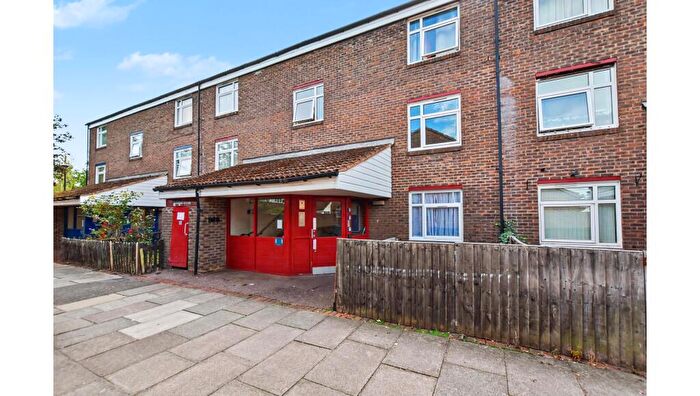 1 Bedroom Flat For Sale In Goldcrest Close, Thamesmead, London, SE28