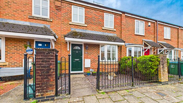 3 Bedroom Terraced House For Sale In Woodmans Croft, Aylesbury, Buckinghamshire, HP19