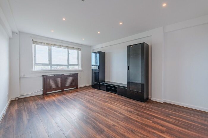 3 Bedroom Flat To Rent In Westfield Court, Gorgie, Edinburgh, EH11