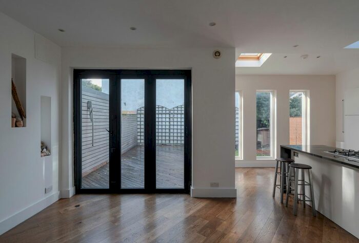 3 Bedroom End Of Terrace House To Rent In Thornton Road, London, E11