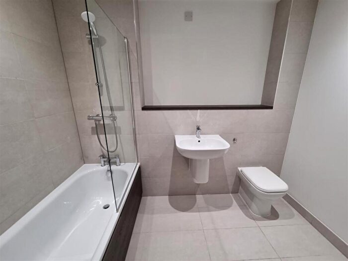 2 Bedroom Apartment To Rent In Downtown, Woden Street, Salford, M5
