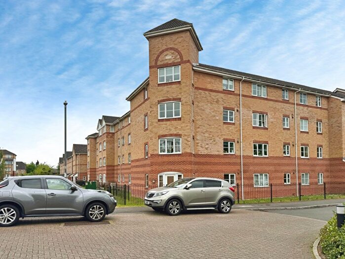 2 Bedroom Flat For Sale In Priestley Court, Princes Gate, High Wycombe, HP13