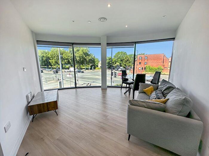 2 Bedroom Flat To Rent In Chesterfield House, Bath Road, Slough, SL1