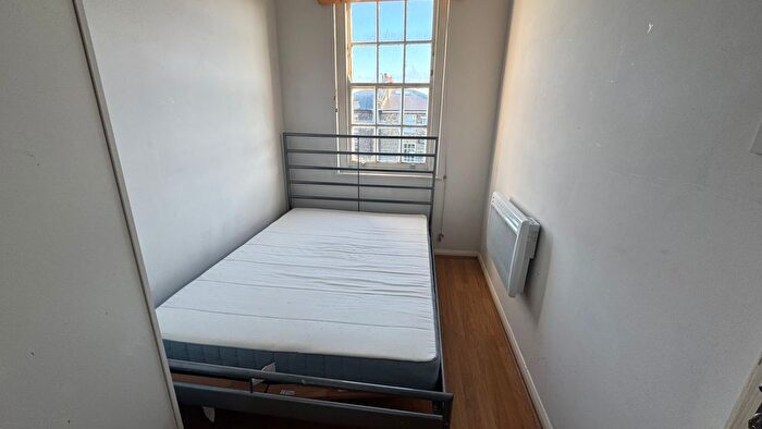 1 Bedroom Flat To Rent In Offord Road, London, N1