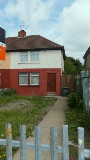 3 Bedroom Semi-Detached House To Rent In Ravenscliffe Avenue, Bradford, West Yorkshire, BD10