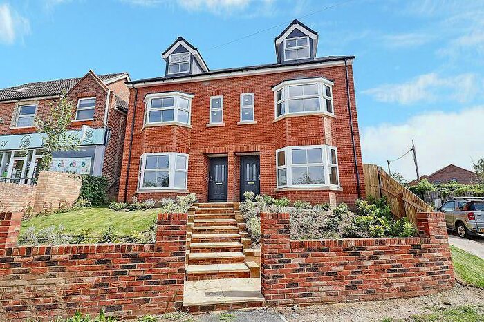 3 Bedroom Semi-Detached House To Rent In Victoria Road, Wargrave, RG10